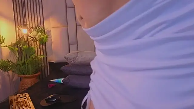 bryonycutee's cam snapshot