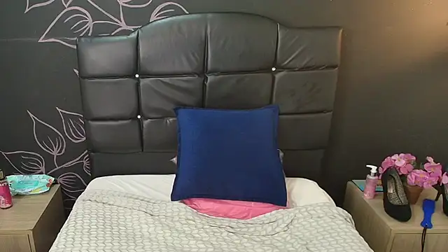 LiaMonroee_'s cam snapshot