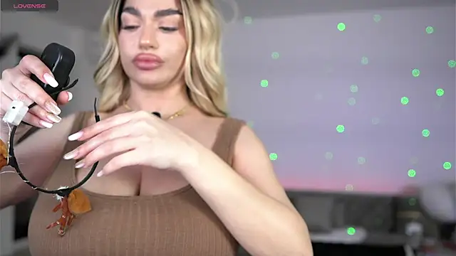 Ellyxxxelly's cam snapshot