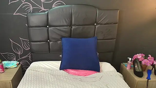 LiaMonroee_'s cam snapshot