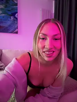 LuisaBecker's cam snapshot