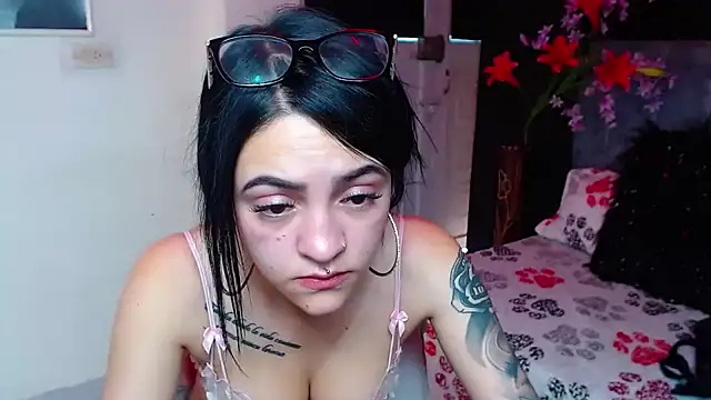 Violettasquirt's cam snapshot