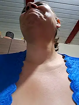 Zaralu_'s cam snapshot