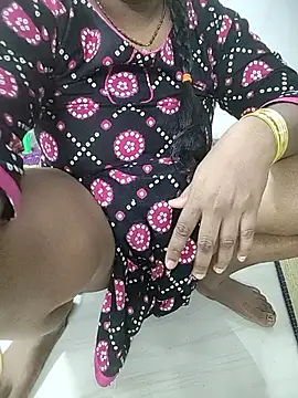 Desicouple1706's cam snapshot