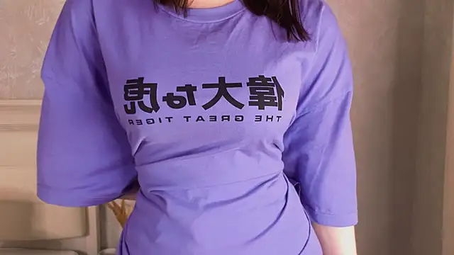 YvonneShames's cam snapshot