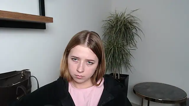 SweetBellaa_'s cam snapshot