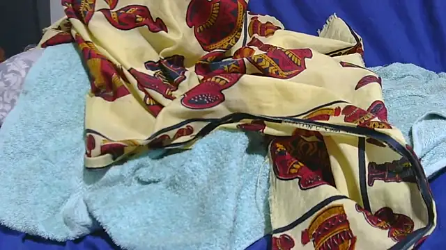 sluttylaura21's cam snapshot