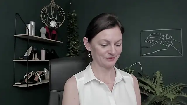 VivianWILD's cam snapshot