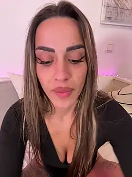 -Alisa's cam snapshot