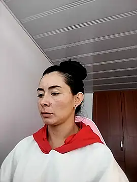 NathyMilf_'s cam snapshot