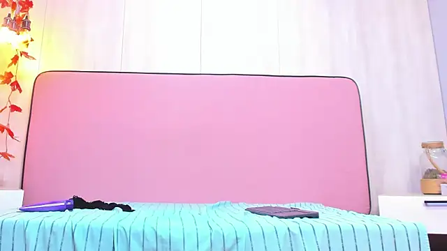 KarlaCollins_'s cam snapshot