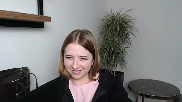 SweetBellaa_'s cam snapshot