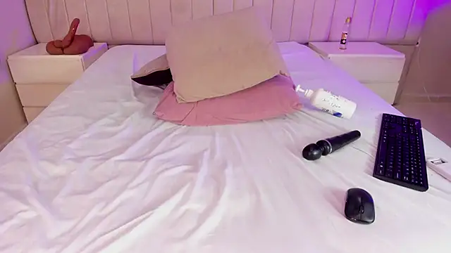 Littleolivia_'s cam snapshot