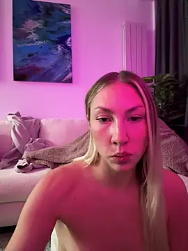 LuisaBecker's cam snapshot