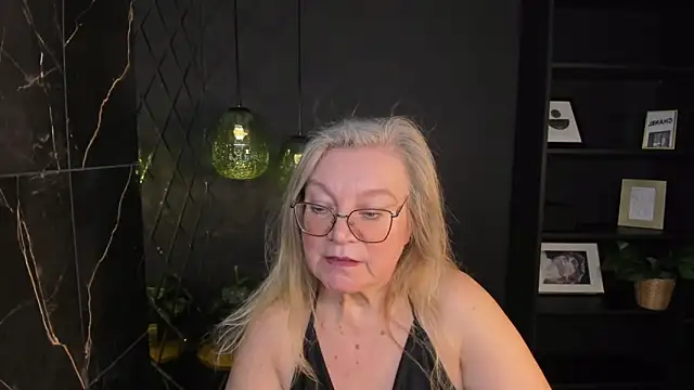 NataliMellow live sex cam