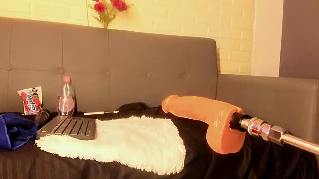 karina_gomez_18 live sex cam