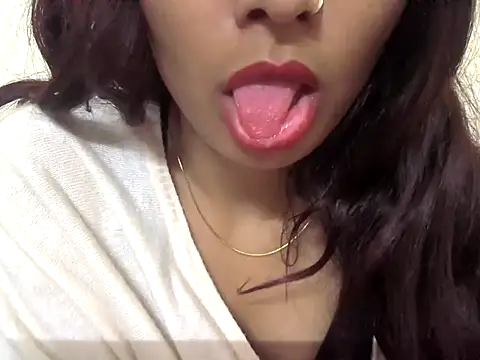 queen-_nazia's cam snapshot