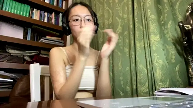 LinaClous's cam snapshot