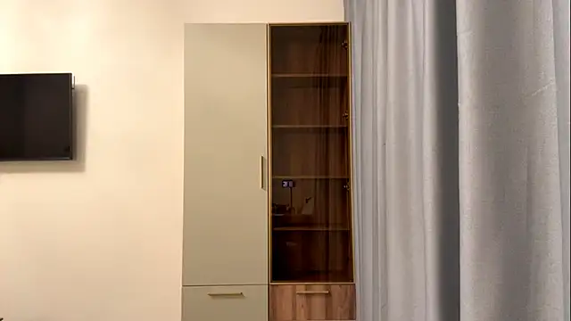 MinervaShetrawski's cam snapshot