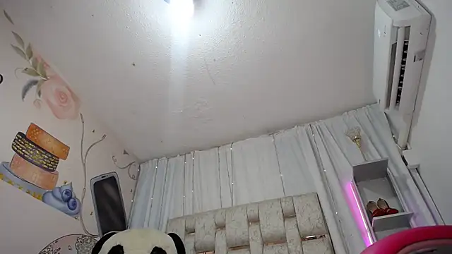 EMMA_SWEETT1's cam snapshot