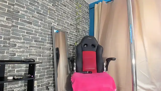 iam_samy_'s cam snapshot