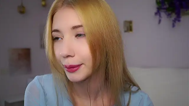 SunnivaCovil's cam snapshot