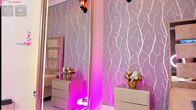 Julia_rivers's cam snapshot