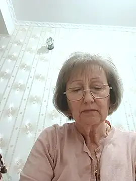 AlikaSwan5821's cam snapshot