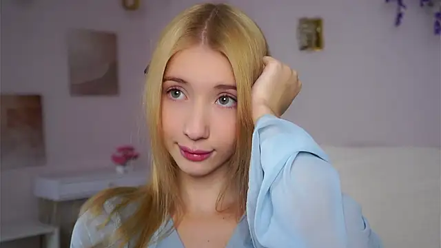 SunnivaCovil's cam snapshot