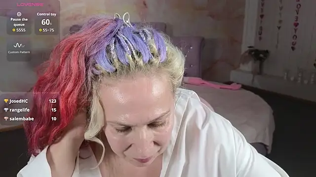 Penelope_Pinky's cam snapshot