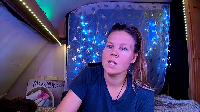 CallMeMaria's cam snapshot