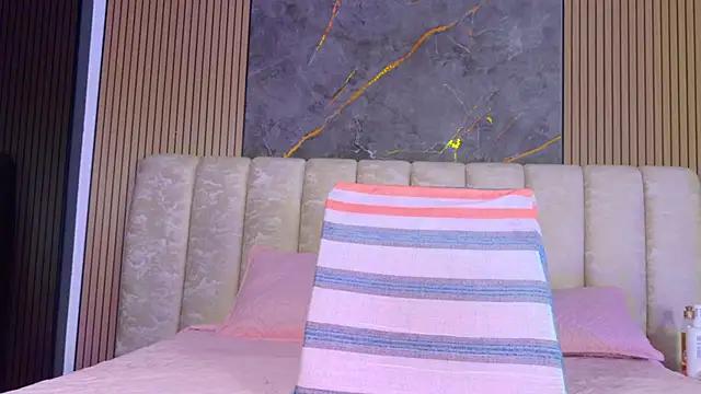 mia_scot's cam snapshot