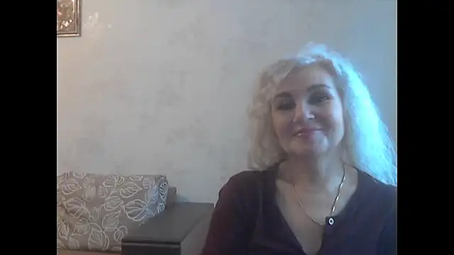 LadySexyBlond's cam snapshot