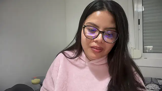 naughty__alexia's cam snapshot