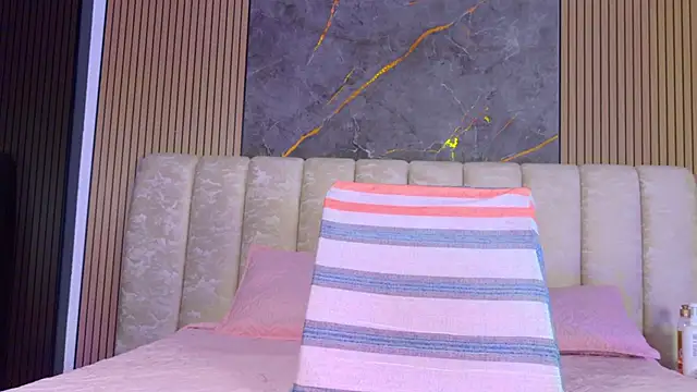 mia_scot's cam snapshot