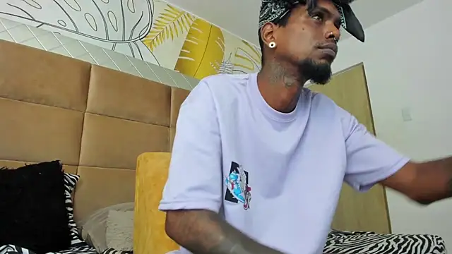 bigblackhotx1 live sex cam