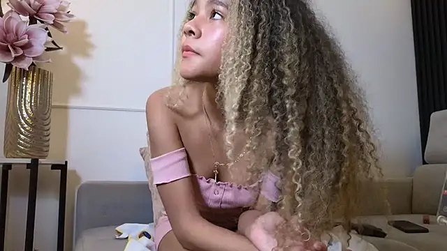 zendayavg's cam snapshot