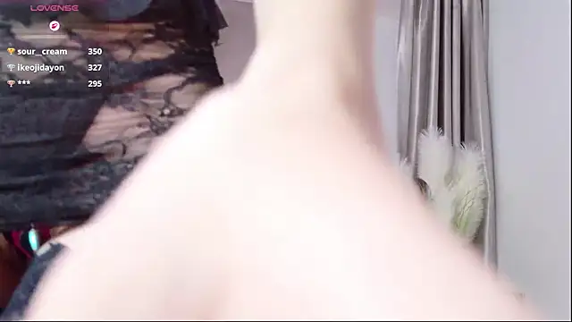 Kiki--2025's cam snapshot