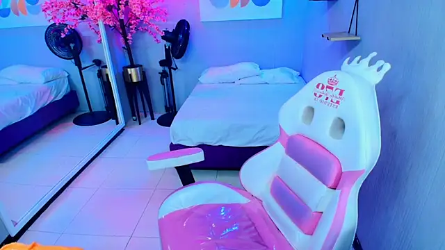 Emily_osman's cam snapshot