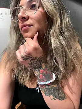 Isabella_Varella's cam snapshot