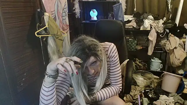 Ombeline1 live sex cam