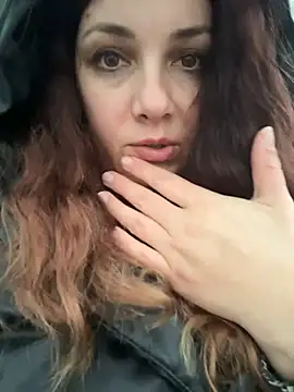 DaisyVibesss live sex cam