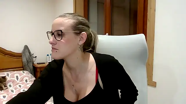 Madame_Callie's cam snapshot