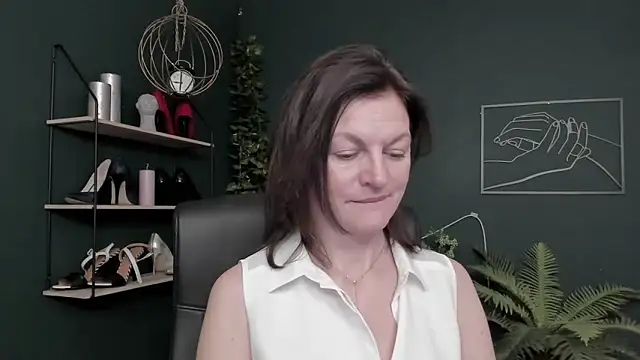 VivianWILD's cam snapshot