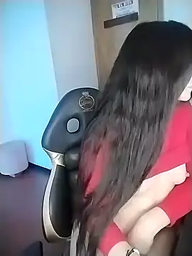 Sara_valderrama_'s cam snapshot