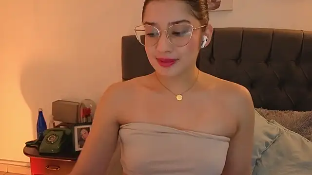 Emma_Lombardi's cam snapshot