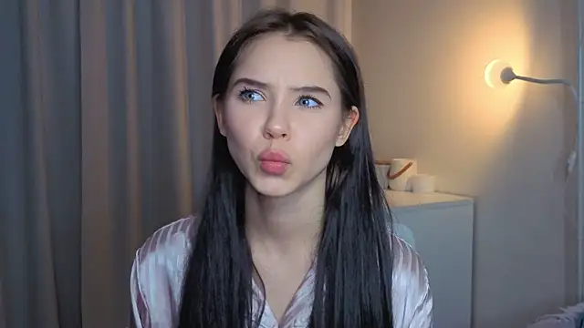 slyshypie's cam snapshot