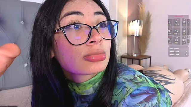 aprildreams19's cam snapshot