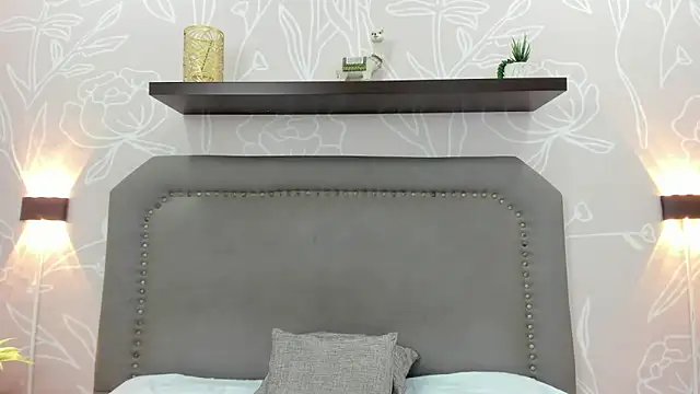 laura_maite_'s cam snapshot