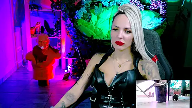 MonicaMaxwel's cam snapshot